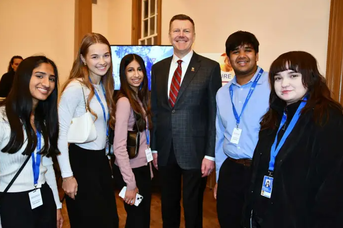 Group photo with mayor